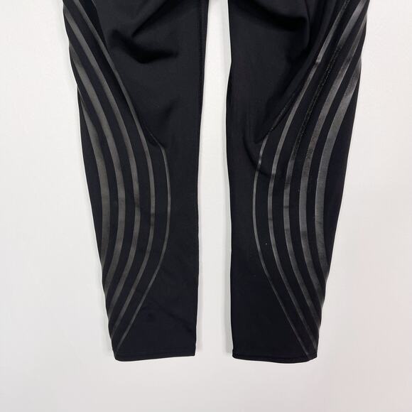 Athleta Small S Black Gel Sonar Striped Capri Leggings Workout Tights Activewear - Picture 6 of 9